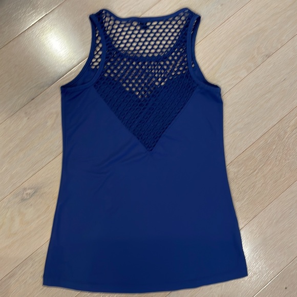 90° blue workout top - Picture 5 of 7